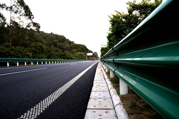 天津高速公路护栏的常用类型